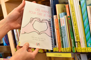 Couverture d'un livre en langue des signes